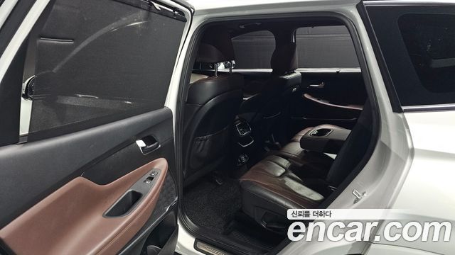 Hyundai Santafe 2019 — photo 18