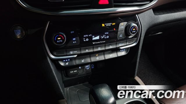 Hyundai Santafe 2019 — photo 27