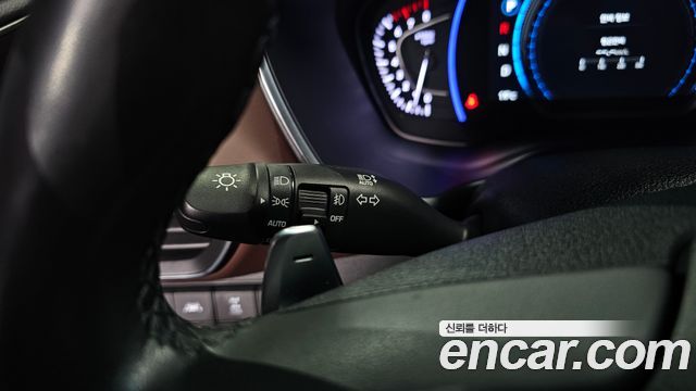 Hyundai Santafe 2019 — photo 38