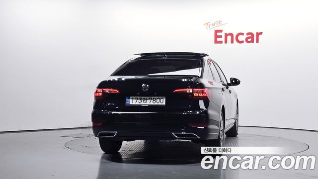 Volkswagen Jetta 2021 — photo 4