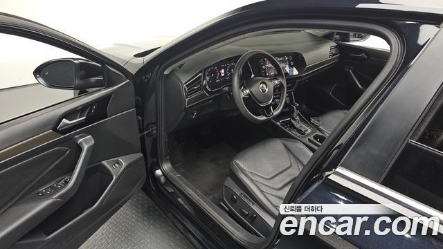 Volkswagen Jetta 2021 — photo 17