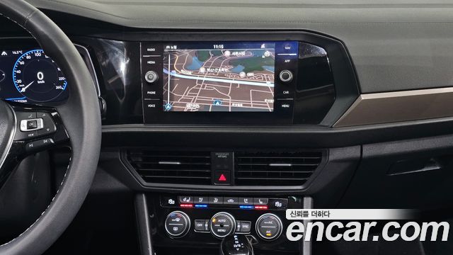 Volkswagen Jetta 2021 — photo 21