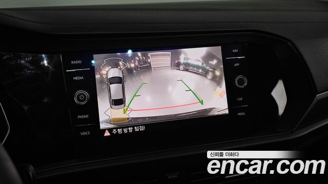 Volkswagen Jetta 2021 — photo 22