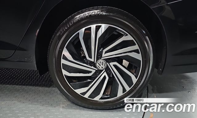 Volkswagen Jetta 2021 — photo 7