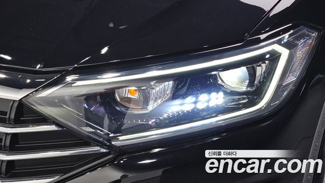 Volkswagen Jetta 2021 — photo 8