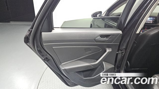Volkswagen Jetta 2021 — photo 15