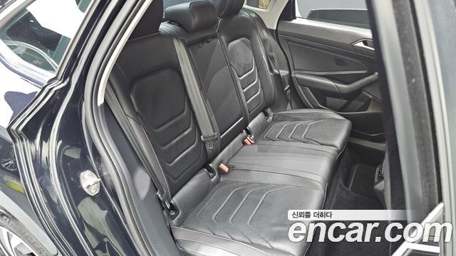 Volkswagen Jetta 2021 — photo 16