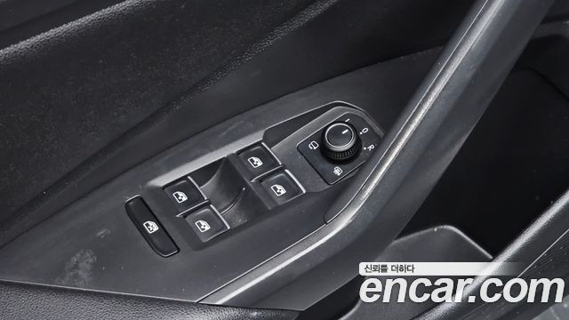 Volkswagen Jetta 2021 — photo 29