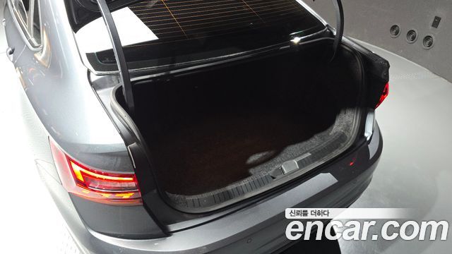Volkswagen Jetta 2020 — photo 36