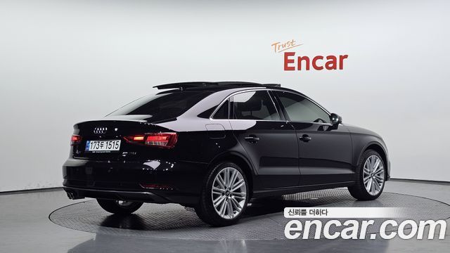 Audi A3 2018 — photo 2