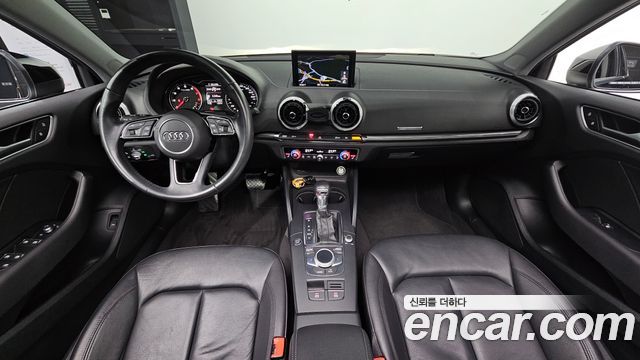 Audi A3 2018 — photo 10