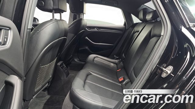 Audi A3 2018 — photo 17