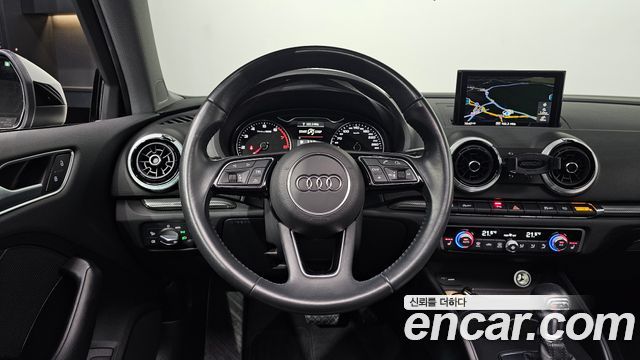 Audi A3 2018 — photo 18