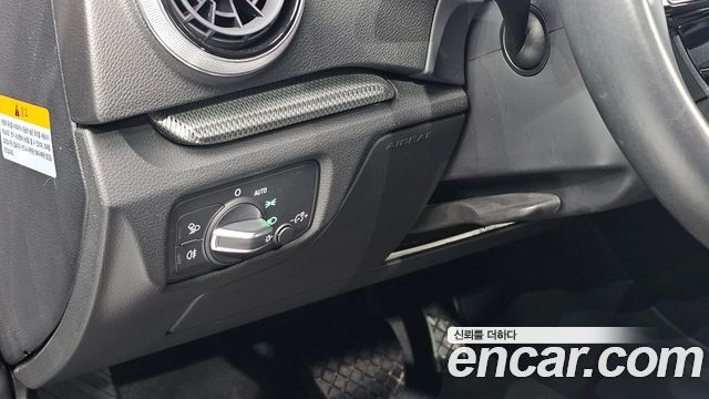 Audi A3 2018 — photo 22
