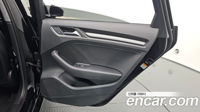 Audi A3 2018 — photo 15