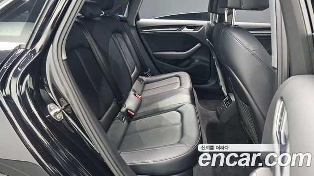 Audi A3 2018 — photo 28