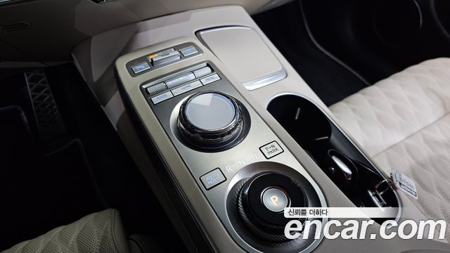 Genesis GV70 2024 — photo 12