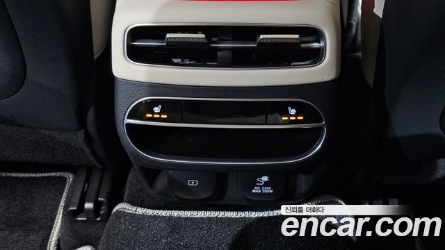 Genesis GV70 2024 — photo 29