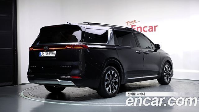 Kia Canival 2021 — photo 2