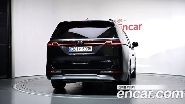 Kia Canival 2021 — photo 4