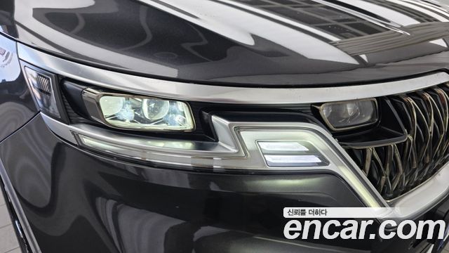Kia Canival 2021 — photo 8