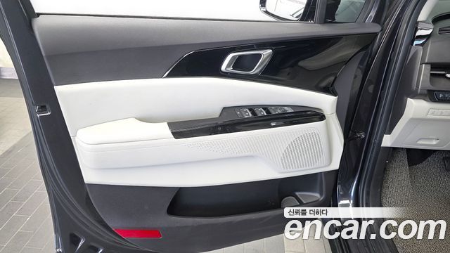 Kia Canival 2021 — photo 14