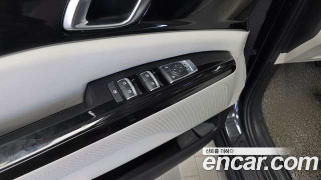 Kia Canival 2021 — photo 29