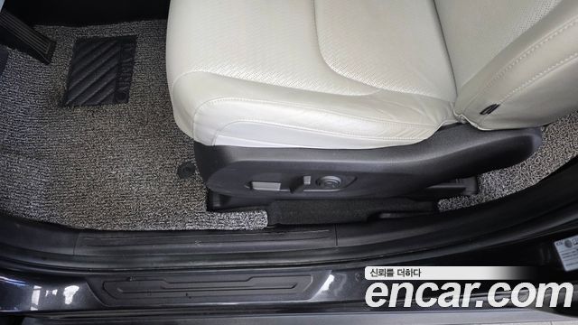 Kia Canival 2021 — photo 31
