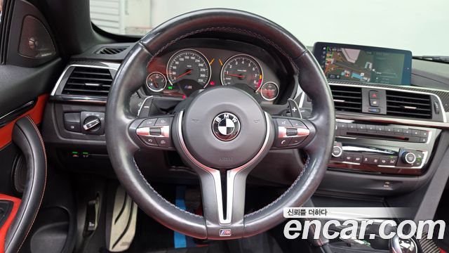 BMW M4 2018 — photo 19