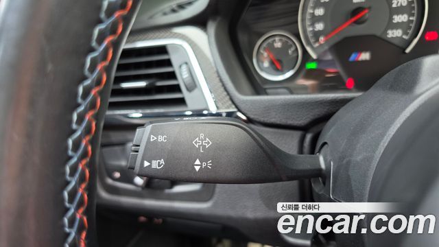 BMW M4 2018 — photo 24