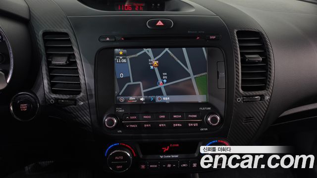 Kia K3 2015 — photo 12