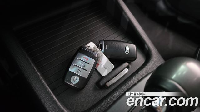 Kia K3 2015 — photo 15