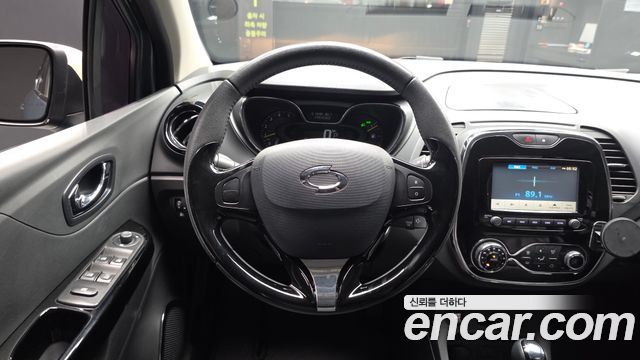 Renault Korea QM3 2016 — photo 13