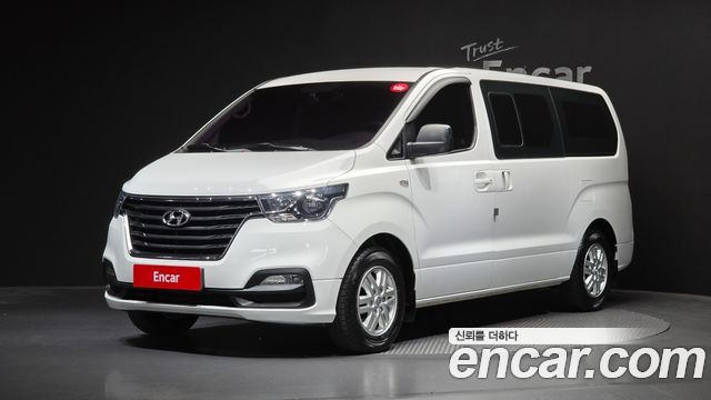 Hyundai Starex 2019 — photo 1