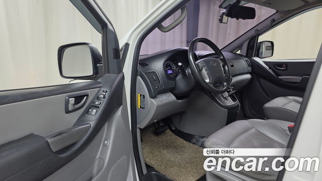 Hyundai Starex 2019 — photo 13