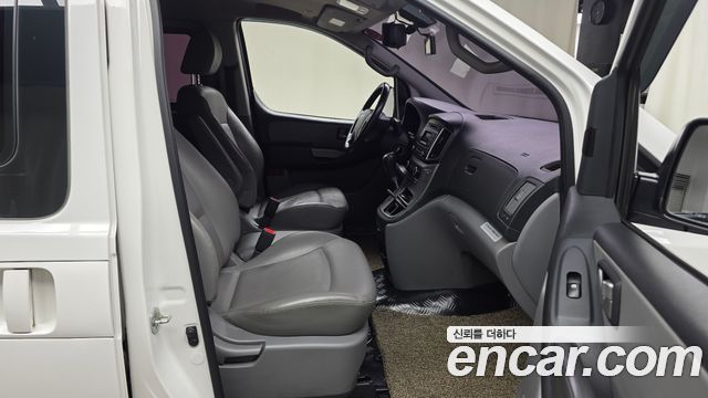 Hyundai Starex 2019 — photo 17