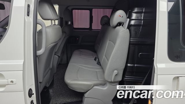 Hyundai Starex 2019 — photo 18