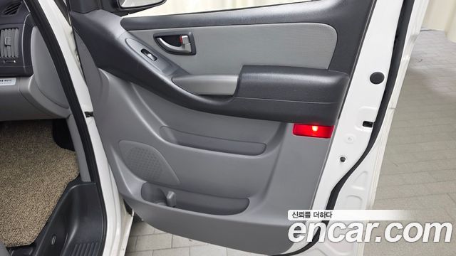 Hyundai Starex 2019 — photo 15