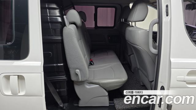 Hyundai Starex 2019 — photo 16