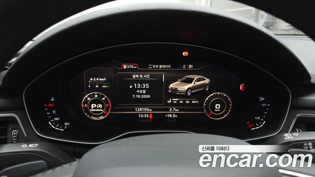 Audi A4 2018 — photo 11