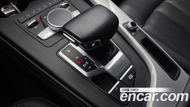 Audi A4 2018 — photo 12