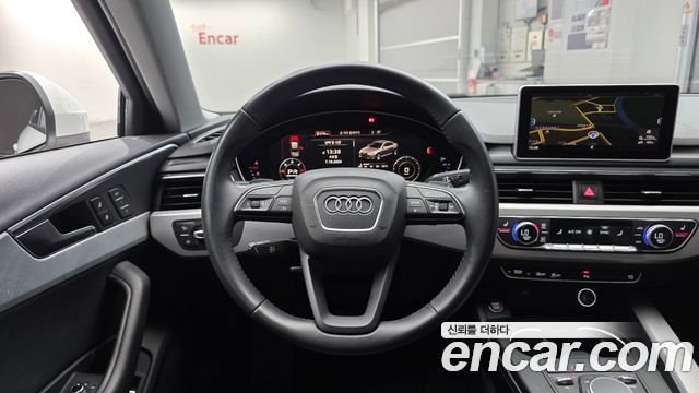 Audi A4 2018 — photo 18