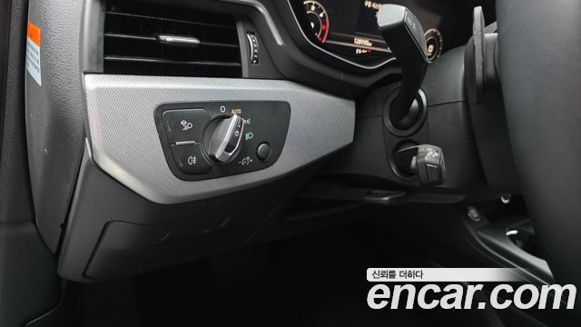 Audi A4 2018 — photo 21