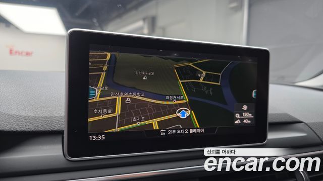 Audi A4 2018 — photo 24