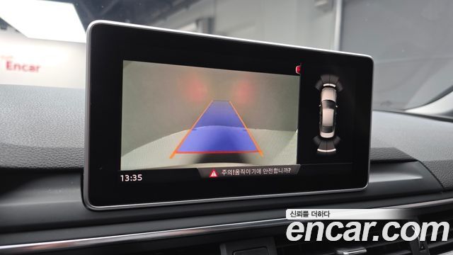 Audi A4 2018 — photo 26