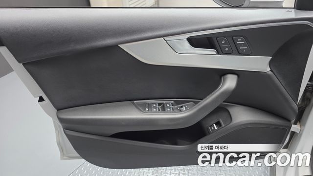 Audi A4 2018 — photo 14