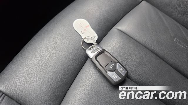 Audi A4 2018 — photo 33