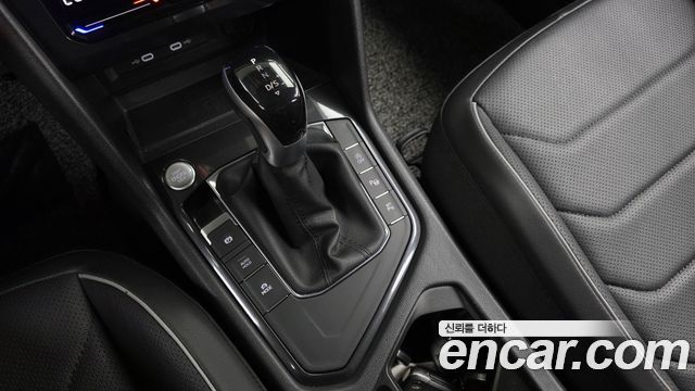 Volkswagen Tiguan 2023 — photo 12
