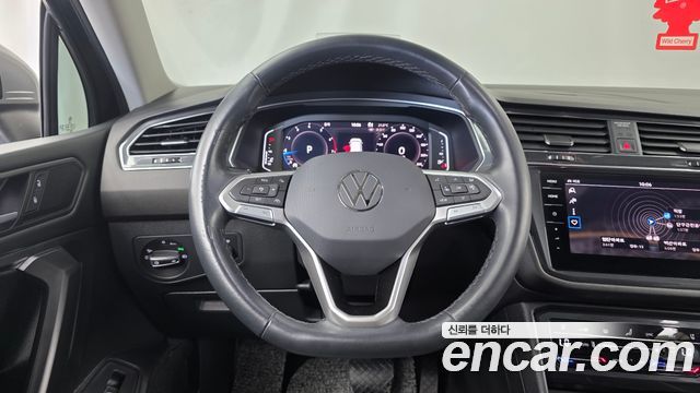 Volkswagen Tiguan 2023 — photo 18