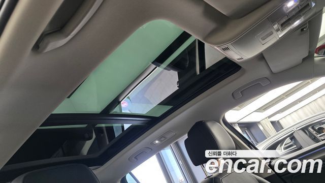 Volkswagen Tiguan 2023 — photo 23
